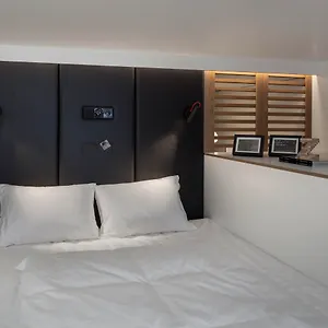 4* Hotel apartamentowy Zoku