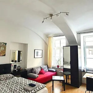  Appartamento Msq Diana - 10 Min From Center - Free Coffee And Tea - High Speed Internet