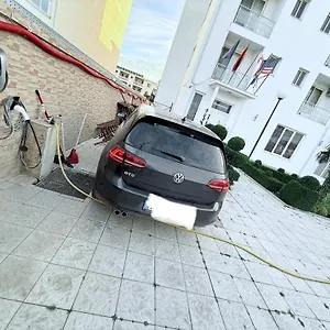 Lakaj Szálloda