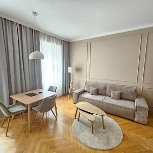 דירה Parkview Boutique, וינה