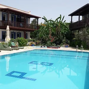 paradise-garden-gumusluk-evleri.aegeanhotels.net/