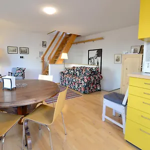 House With Courtyard & Parking Close To Stadtpark Сasa de vacaciones